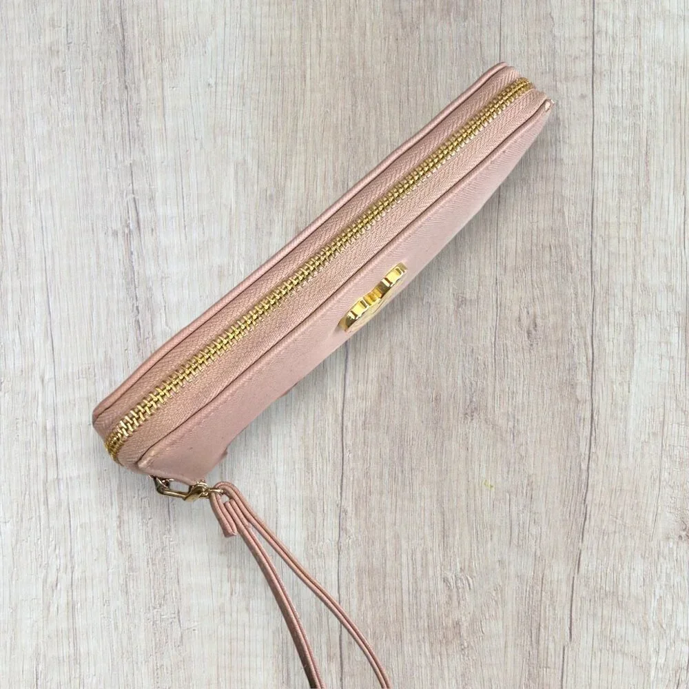 BETSEY JOHNSON Heart Blush Pink Wristlet Zip Around Wallet Valentine's Day